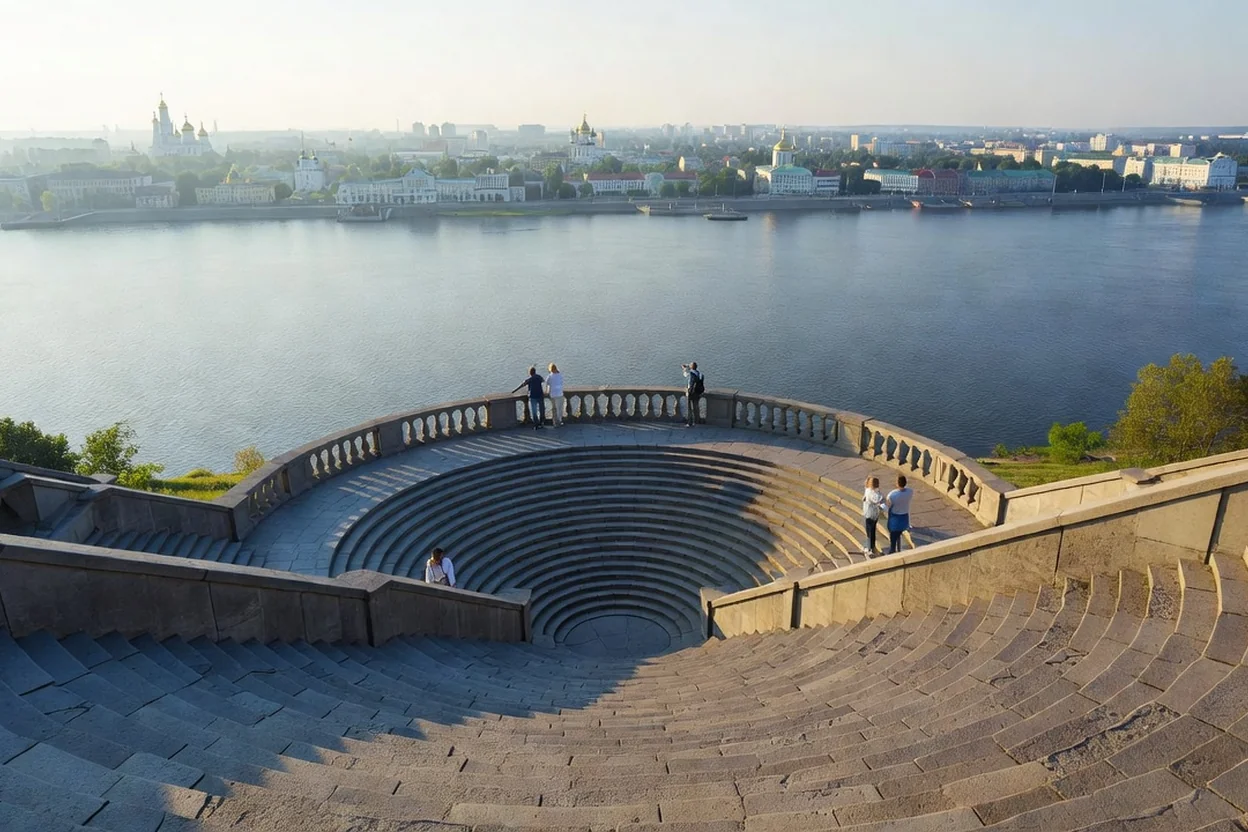 Vue du confluent de l'Oka et de la Volga depuis les hauteurs de Nijni Novgorod