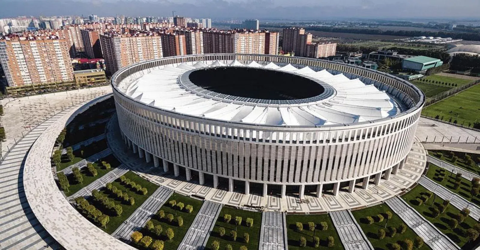 Architecture moderne a Krasnodar, le stade du FK Krasnodar et ses abords