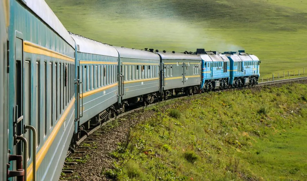 Train du Transsibérien traversant la Russie